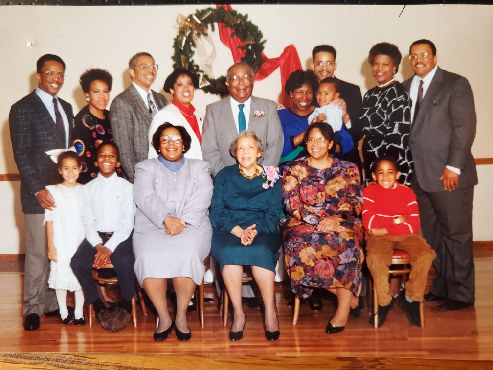 Richard & Helen Cox, children (spouses), and grandchildren